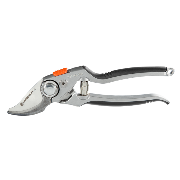 08702-20 Gardena градински ножици premium bp 50